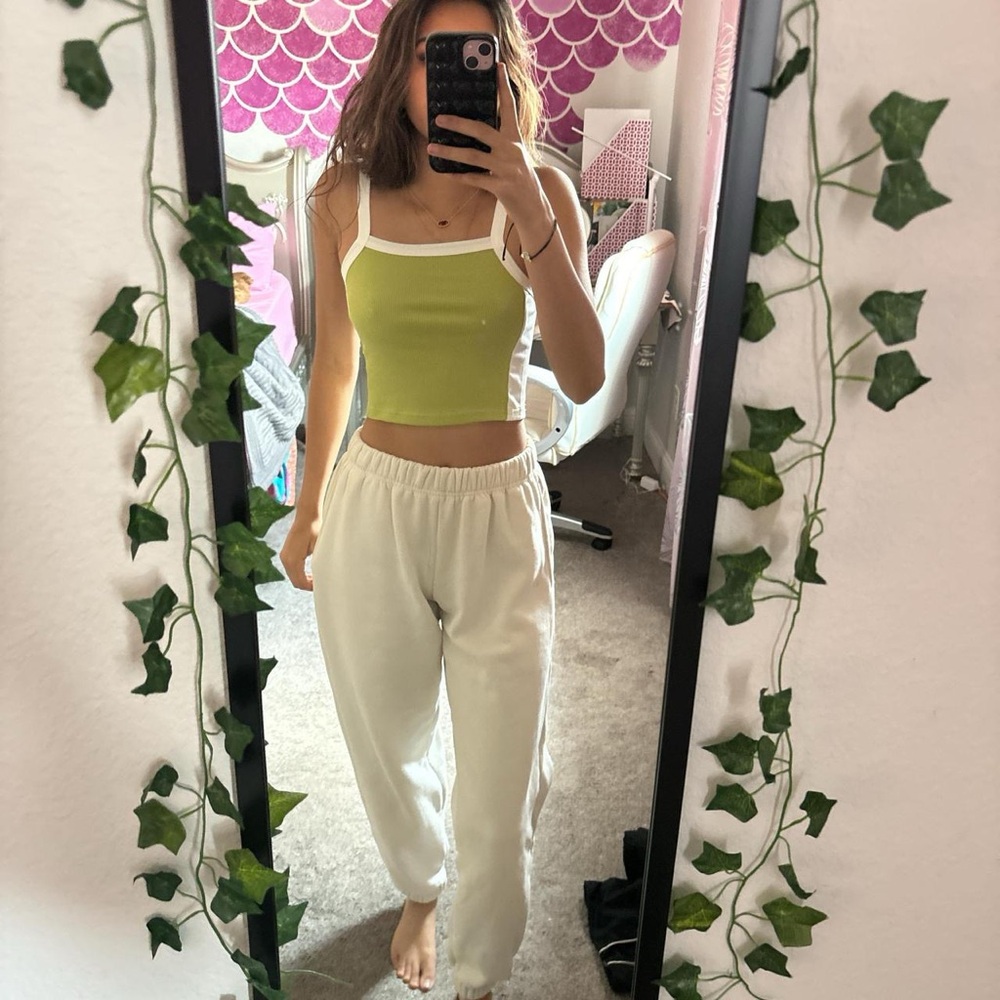 Green and pink tanks